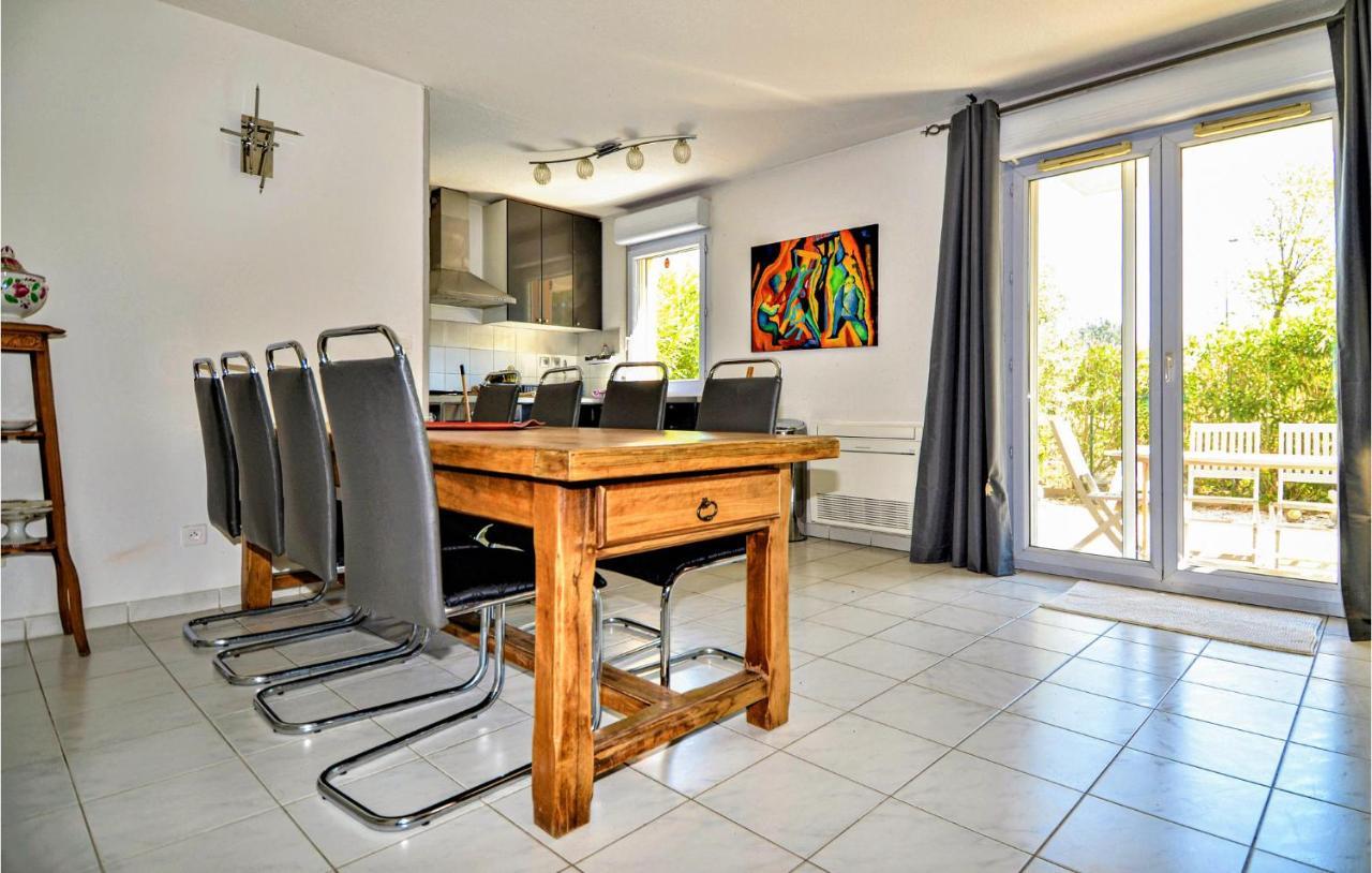Lovely Apartment In Orange With Kitchen Exterior foto